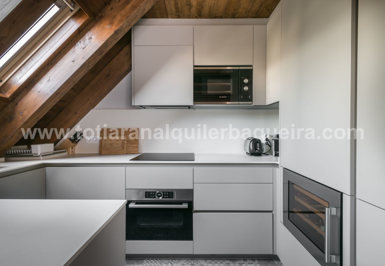Apartment in Baqueira - Escornacrabes by Totiaran