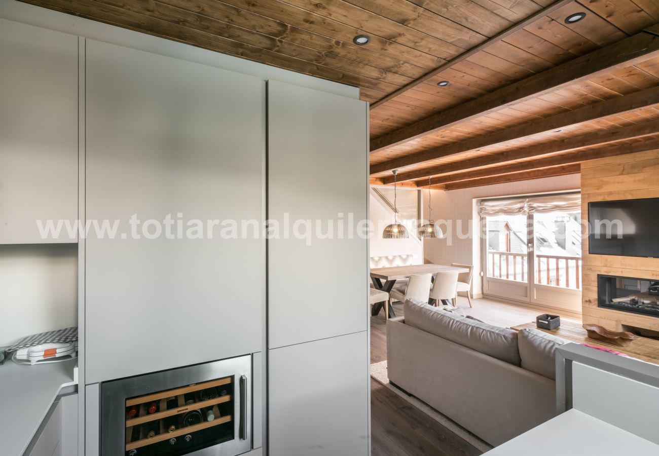 Apartment in Baqueira - Escornacrabes by Totiaran