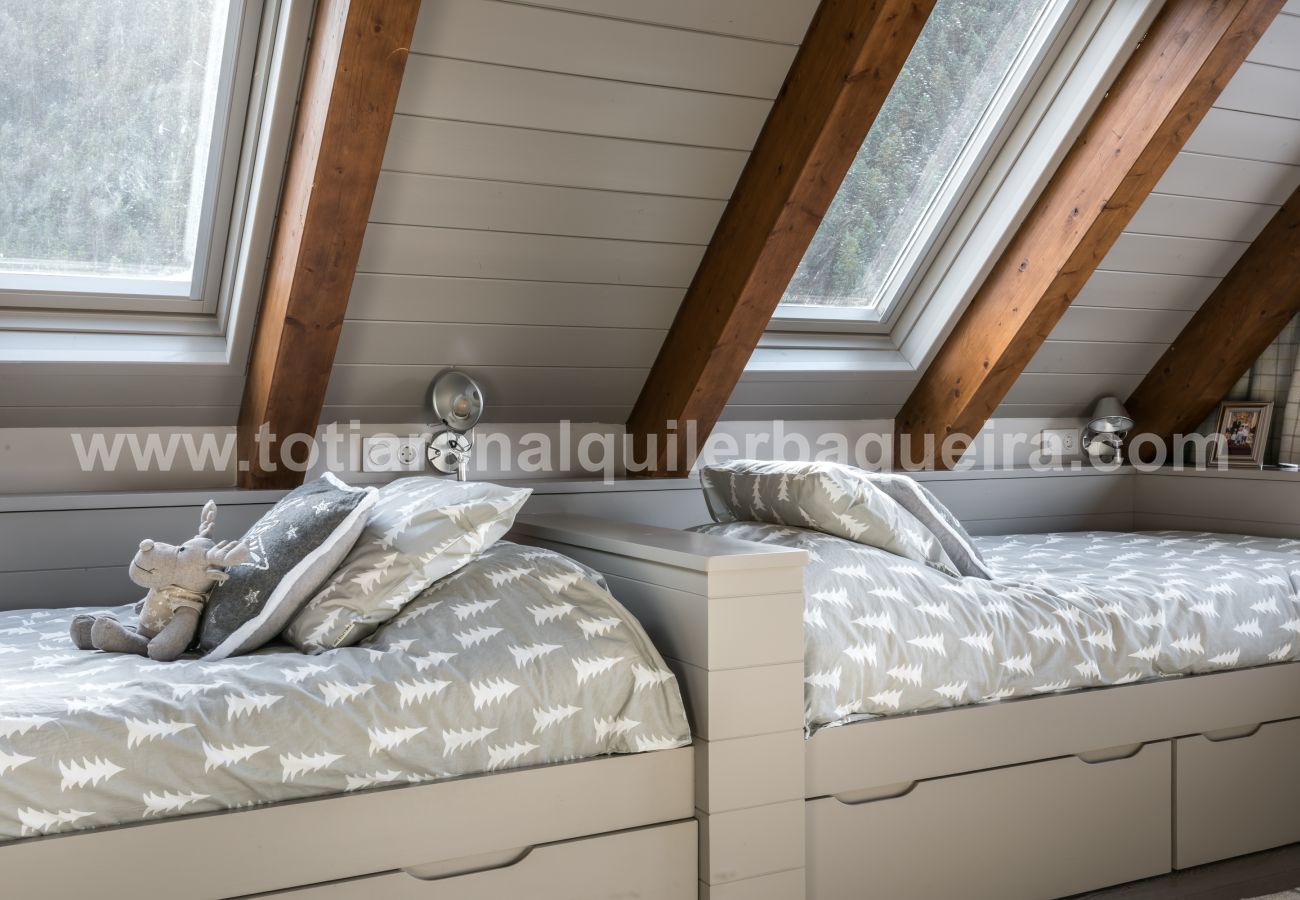Apartment in Baqueira - Escornacrabes by Totiaran