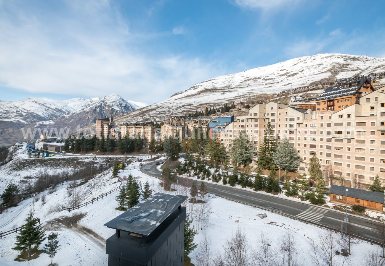 Apartment in Baqueira - Escornacrabes by Totiaran