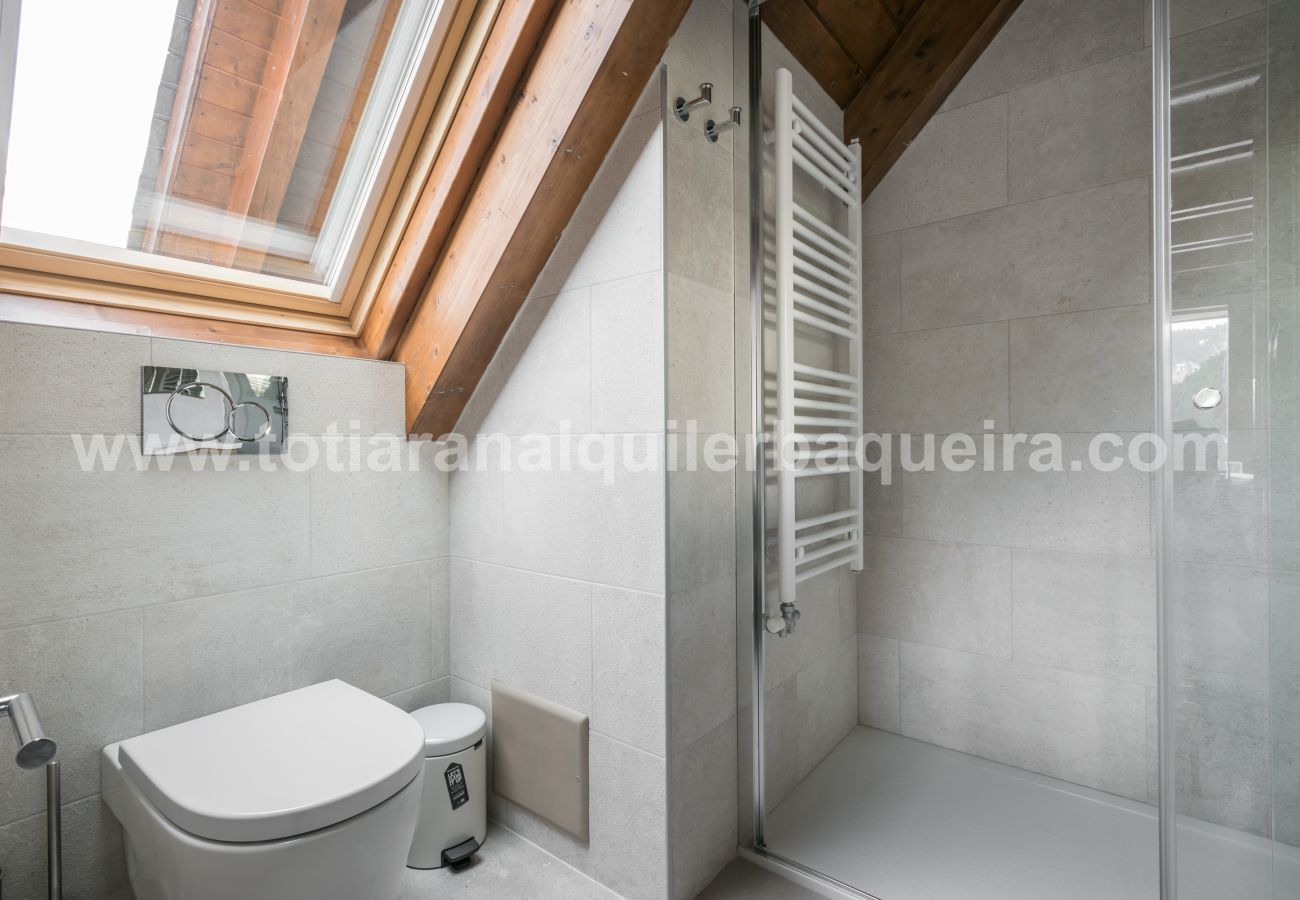 Apartment in Baqueira - Escornacrabes by Totiaran