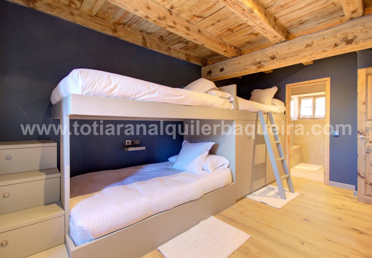House in Baqueira - Casa Torreon by Totiaran