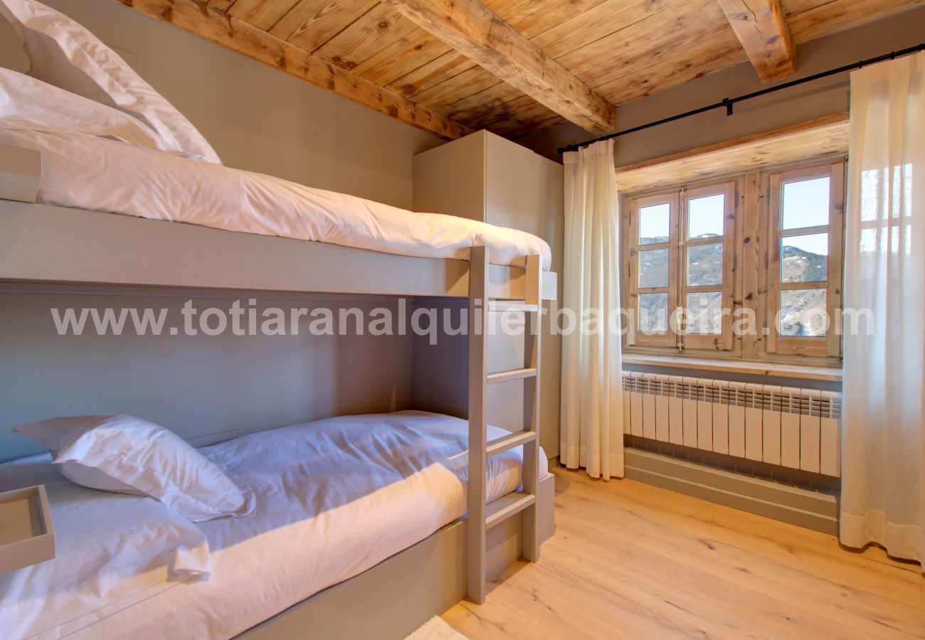 House in Baqueira - Casa Torreon by Totiaran