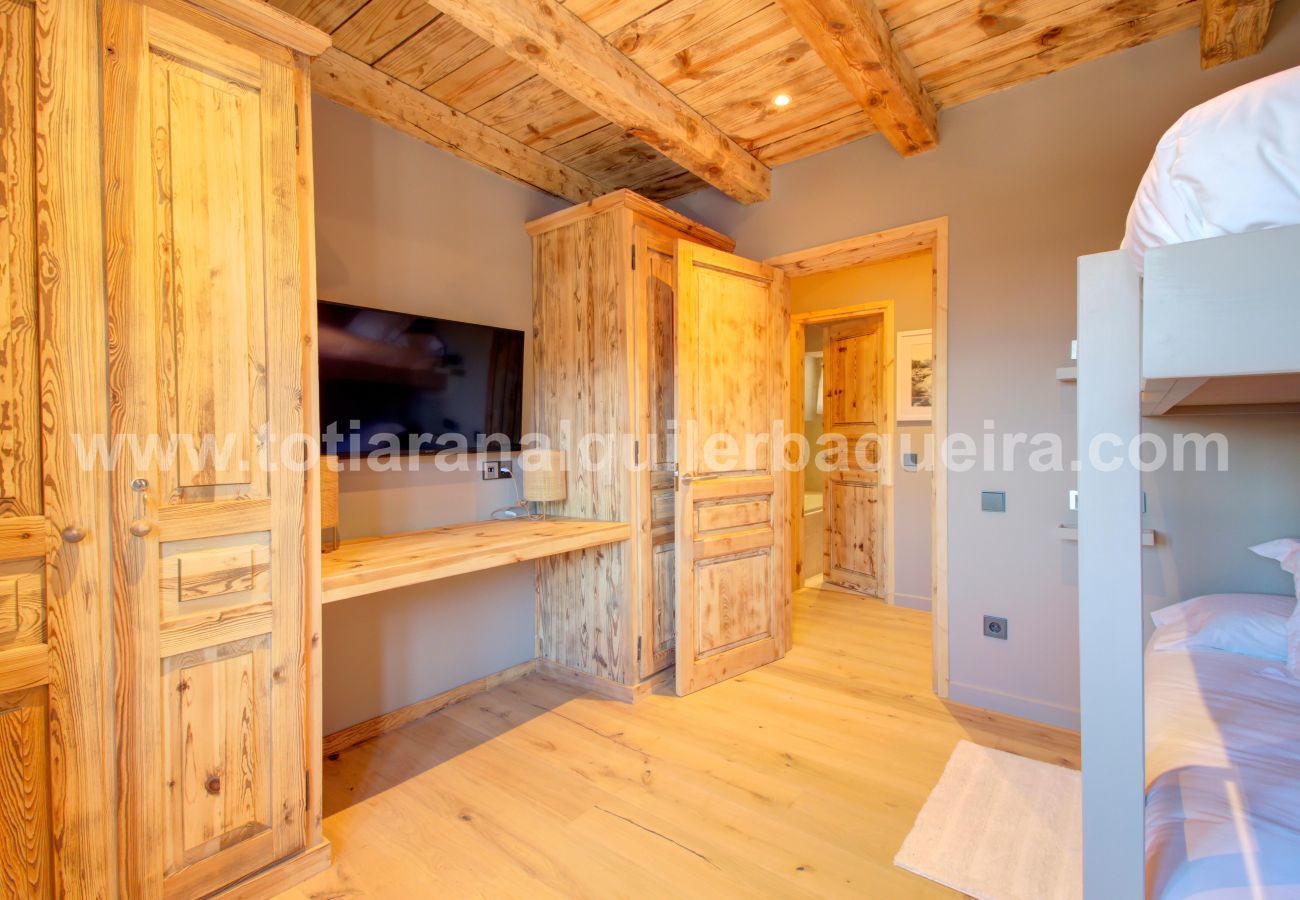 House in Baqueira - Casa Torreon by Totiaran