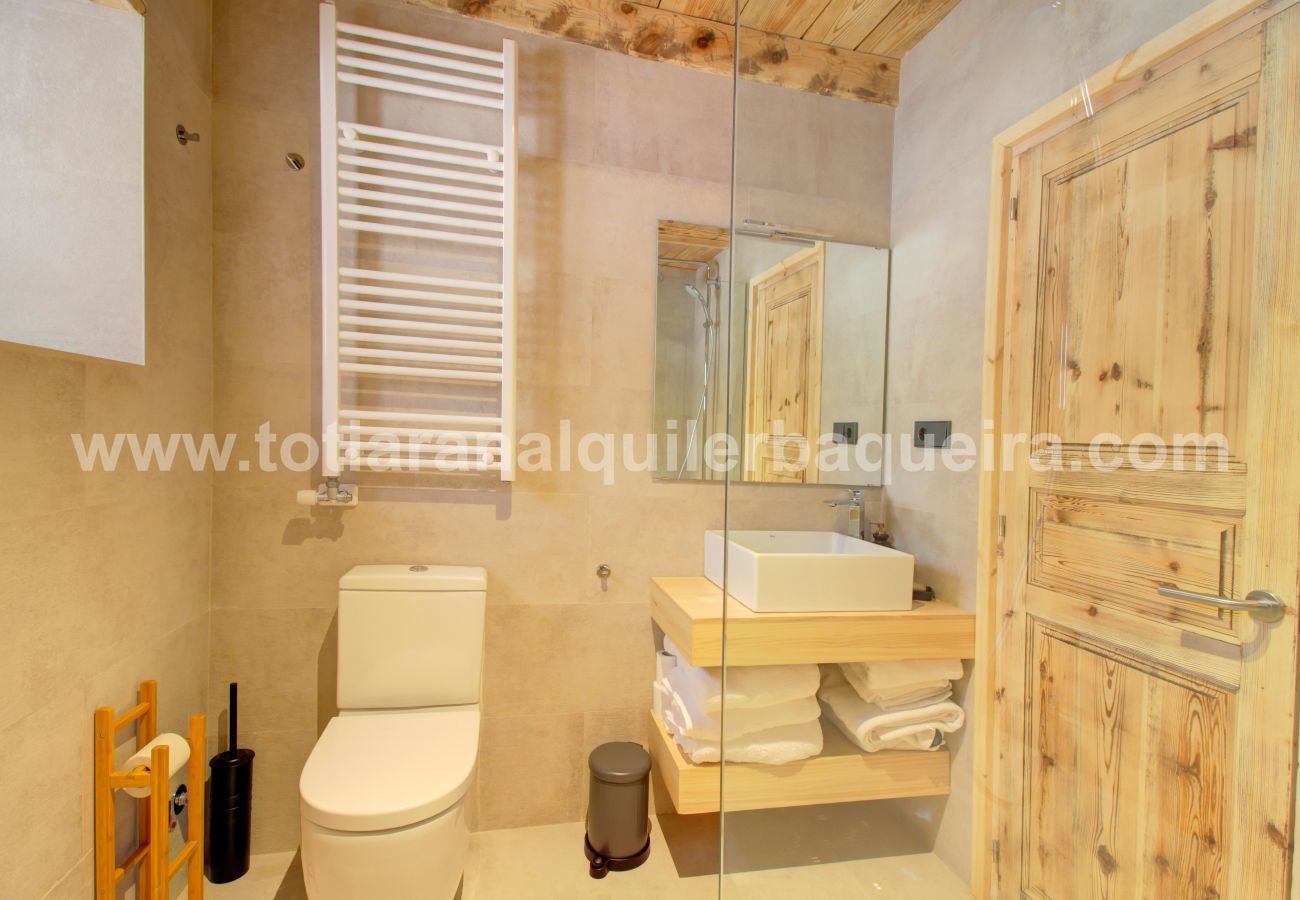 House in Baqueira - Casa Torreon by Totiaran