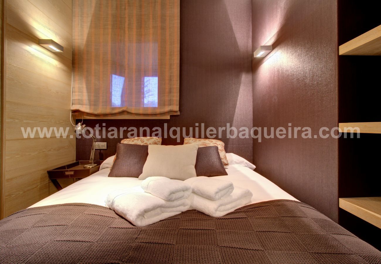 Bedroom Camarote by Totiaran, apartment Baqueira