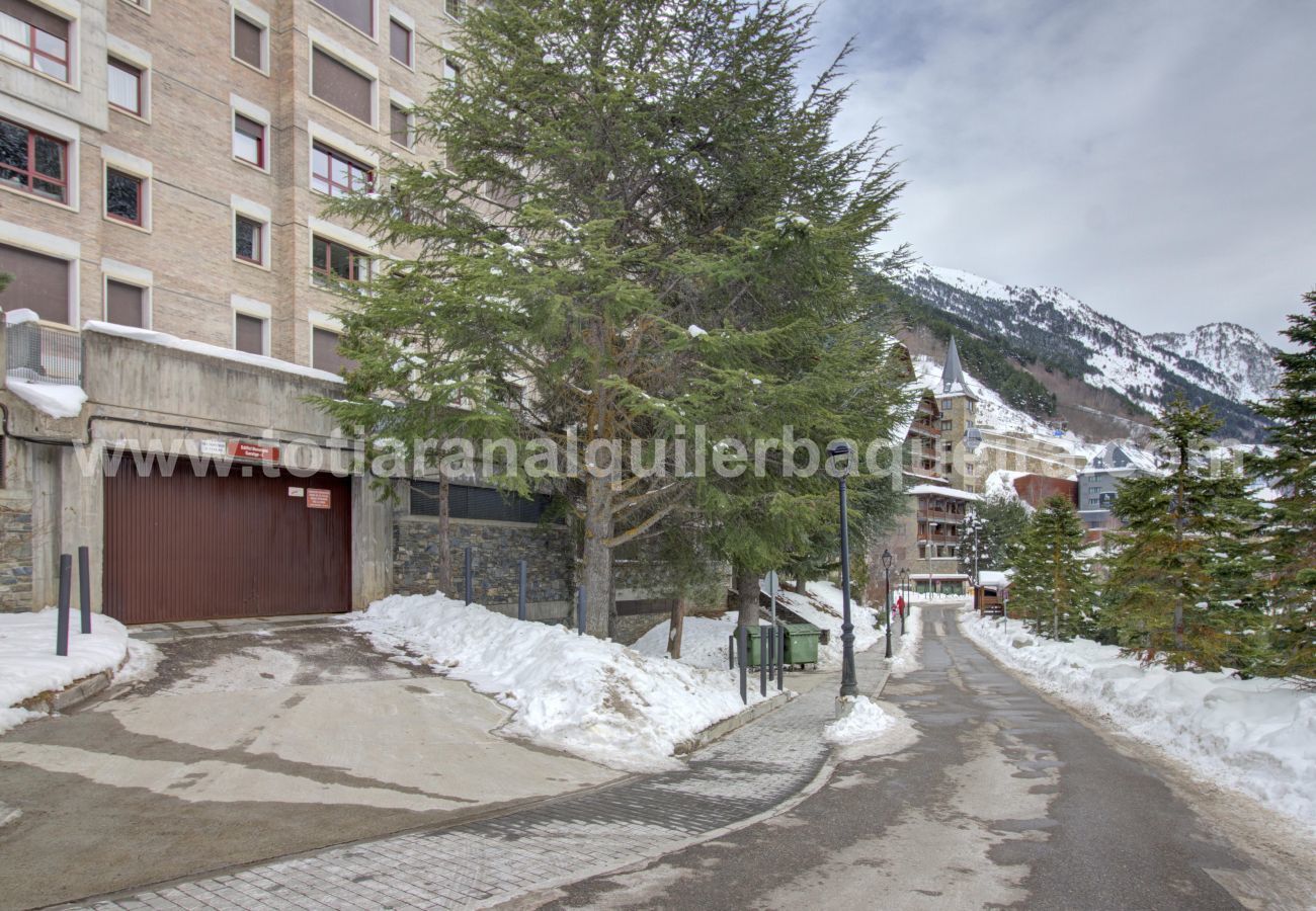 Eth Pradeth by Totiaran views Baqueira, at the foot of the slopes