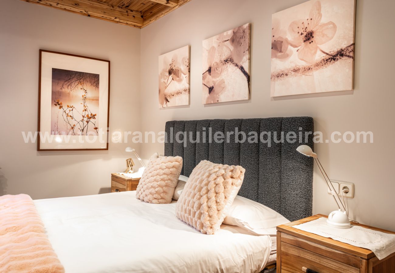 Apartment in Baqueira - Molieres by Totiaran
