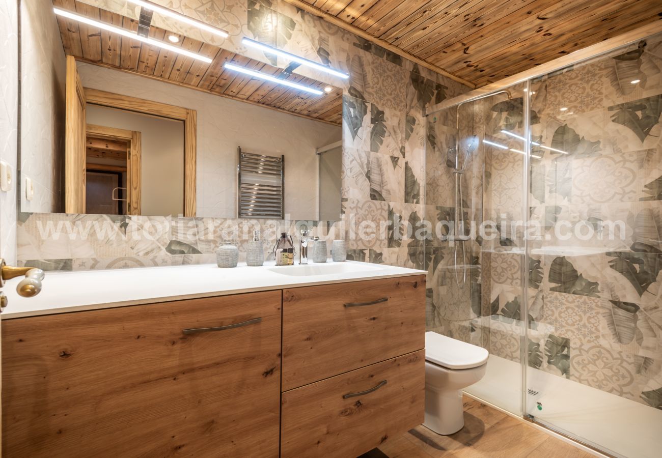 Apartment in Baqueira - Molieres by Totiaran