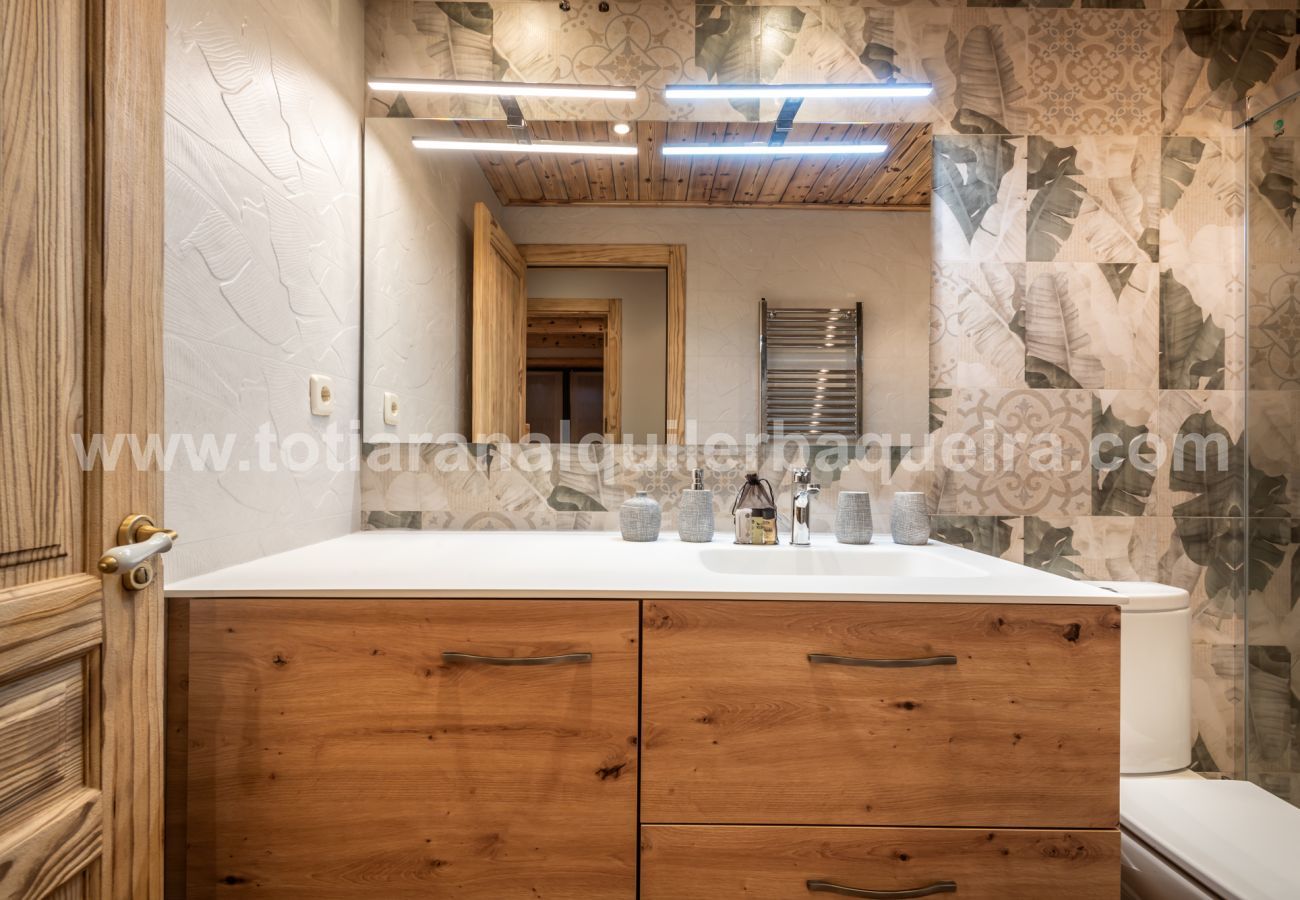 Apartment in Baqueira - Molieres by Totiaran