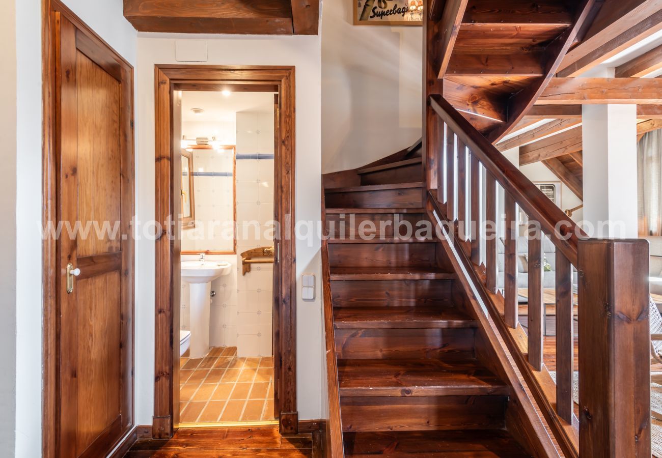 House in Baqueira - Casa Mont Romies by Totiaran