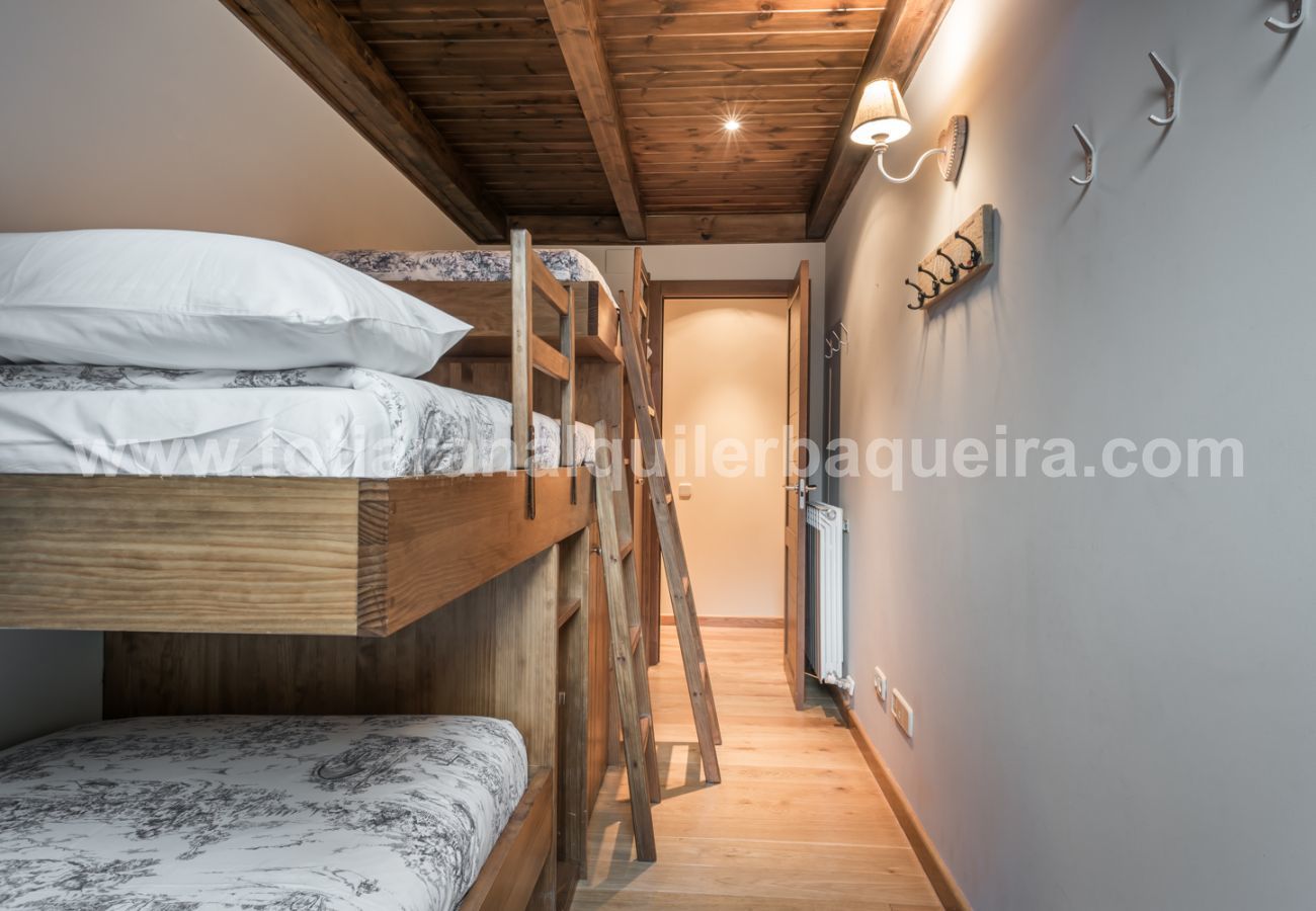 Apartment in Baqueira - Villena by Totiaran
