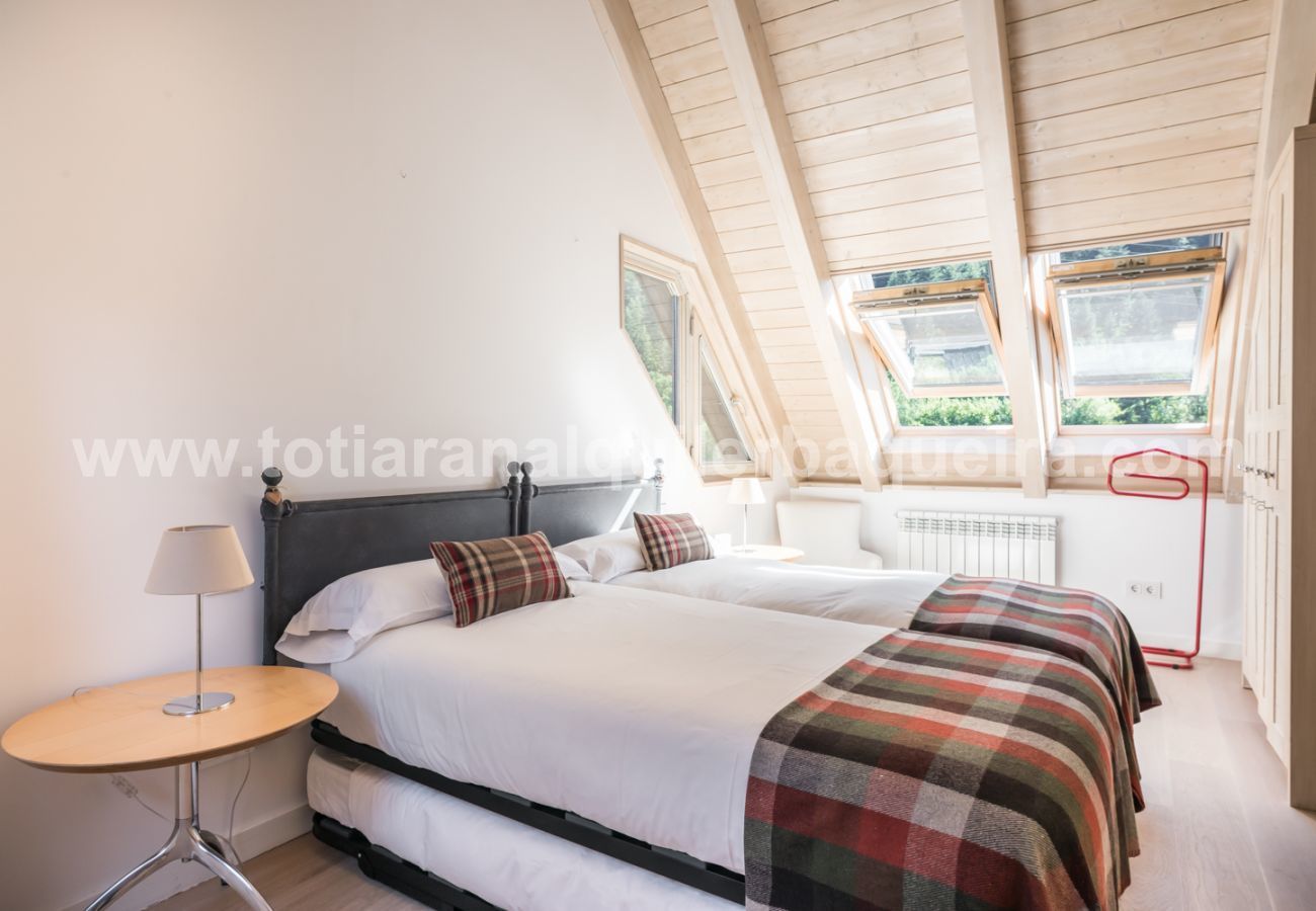 Bedroom of the house Eth Mur, Val de Ruda,  at the foot of the slopes