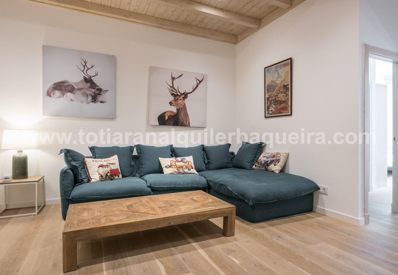 Living room of the house Eth Mur by Totiaran, Val de Ruda Urbanization, at the foot of the slopes