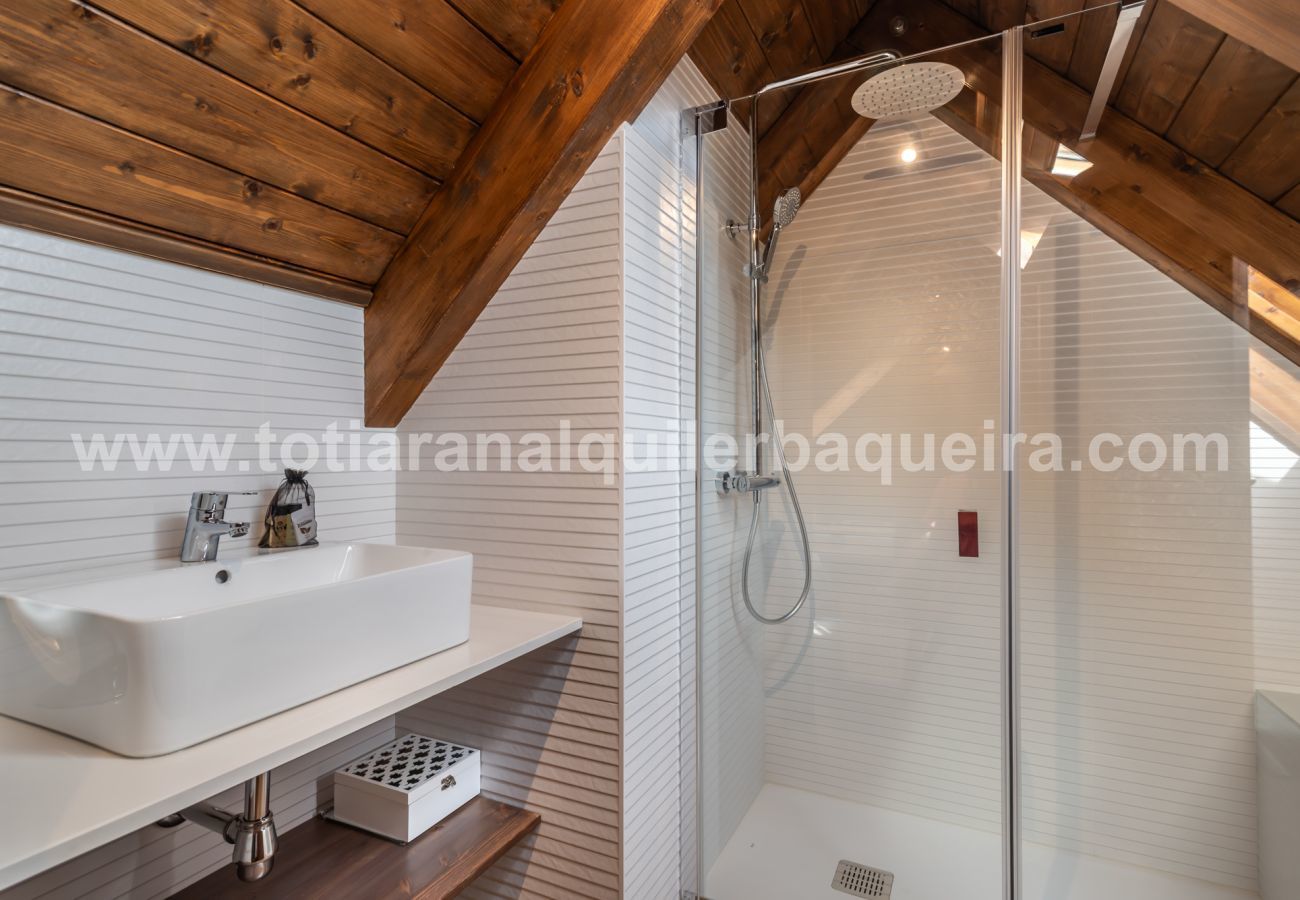 Apartment in Baqueira - Nuevo Artic by Totiaran