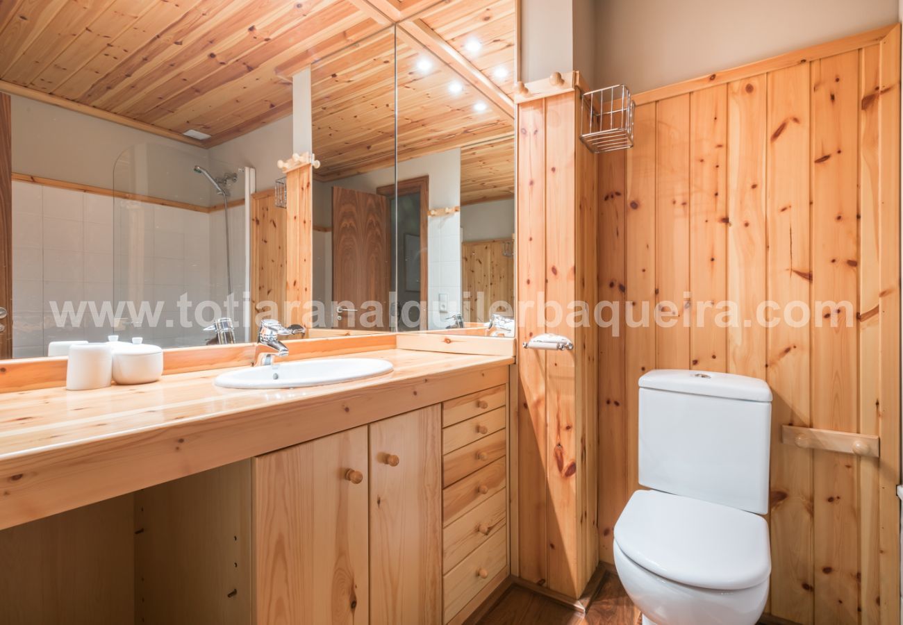 Apartment in Baqueira - Muntanyos by Totiaran