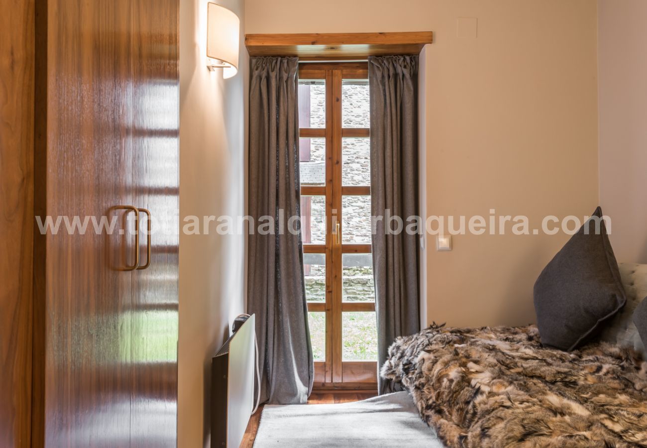 Apartment in Baqueira - Muntanyos by Totiaran