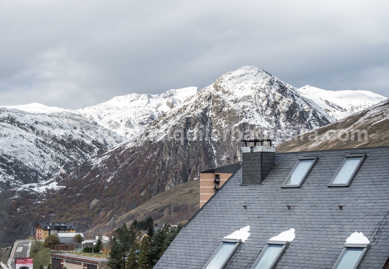 Apartment in Baqueira - Cabirol by Totiaran