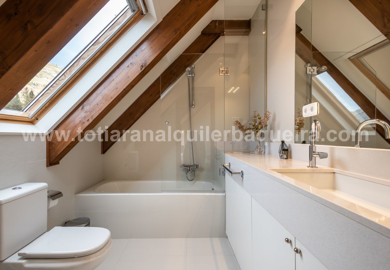 Apartment in Baqueira - Cabirol by Totiaran