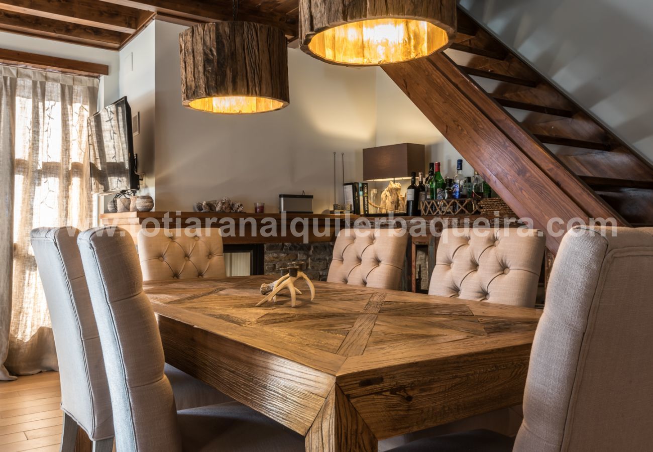 Beautiful dining room of the holiday apartment Marmotes by Totiaran, at the foot of the slopes