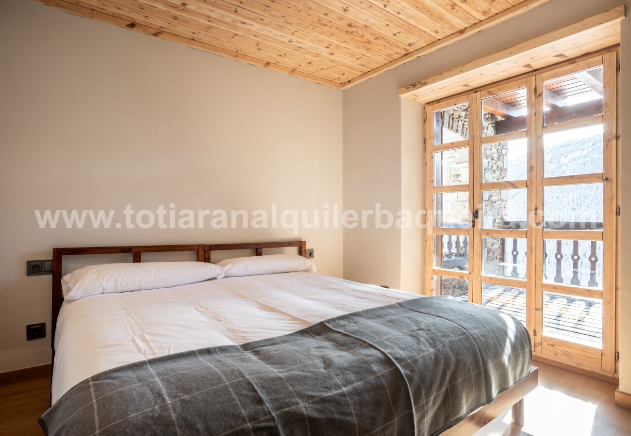 Apartment in Baqueira - Shivau by Totiaran