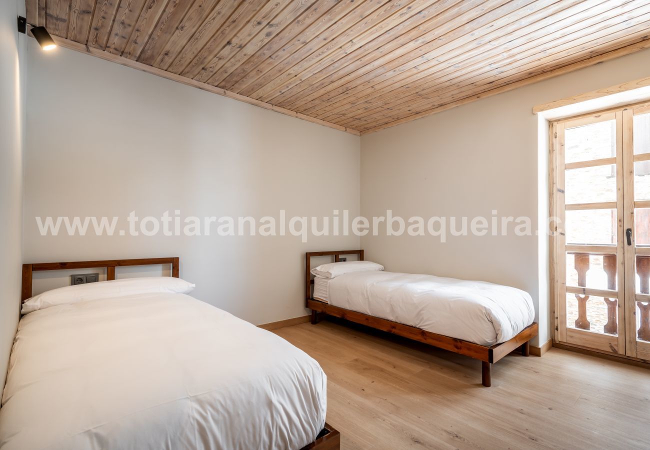 Apartment in Baqueira - Shivau by Totiaran