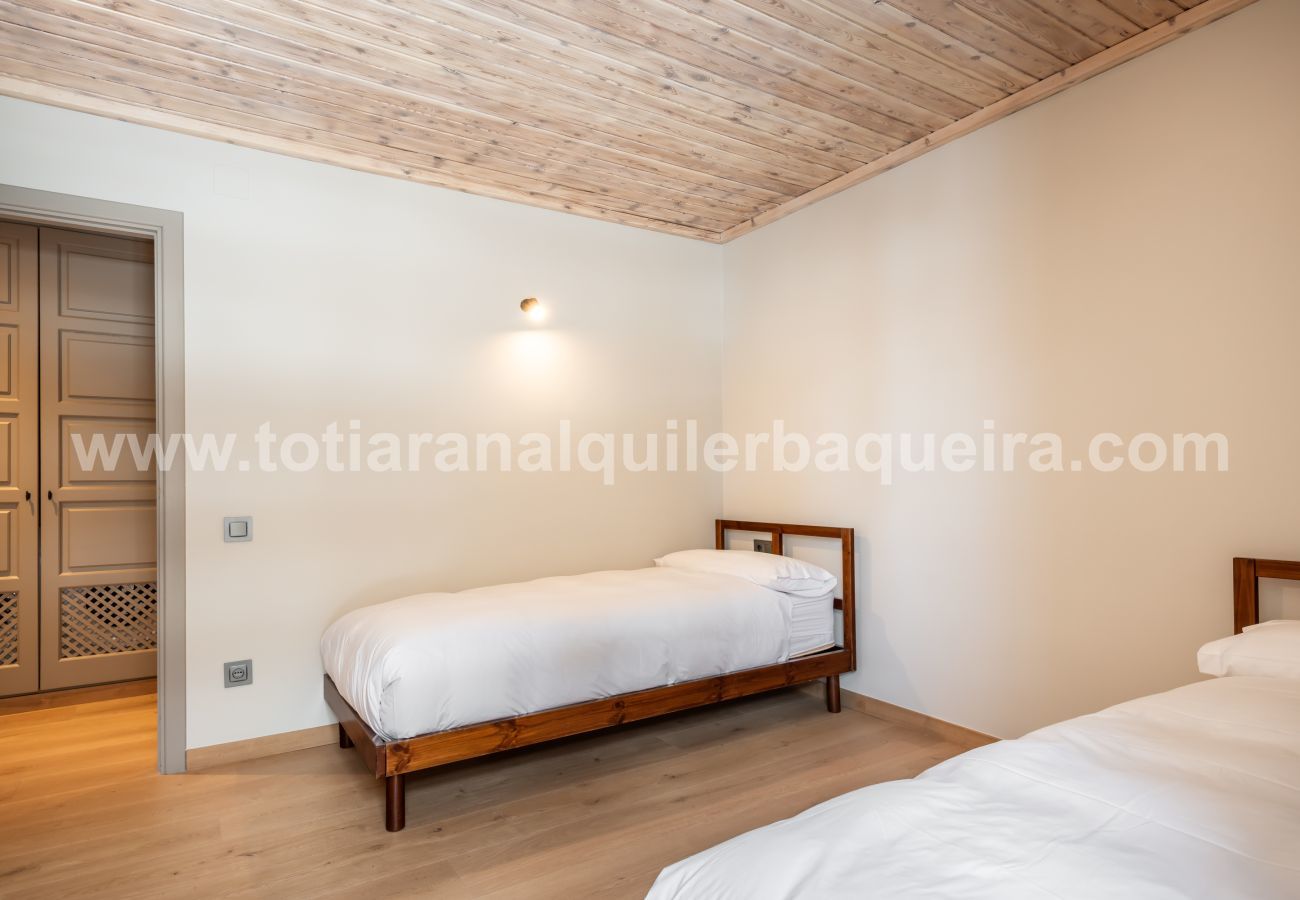 Apartment in Baqueira - Shivau by Totiaran