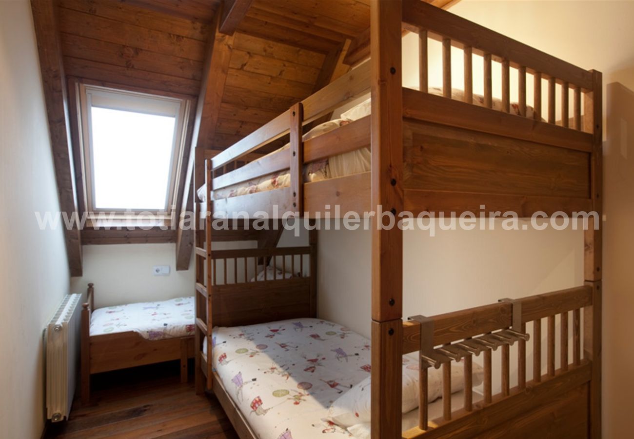 Apartment in Baqueira - Cigalera by Totiaran