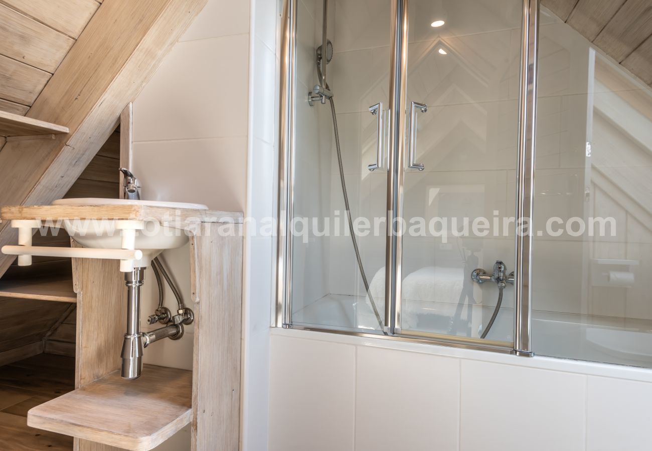 Apartment in Baqueira - Cigalera by Totiaran