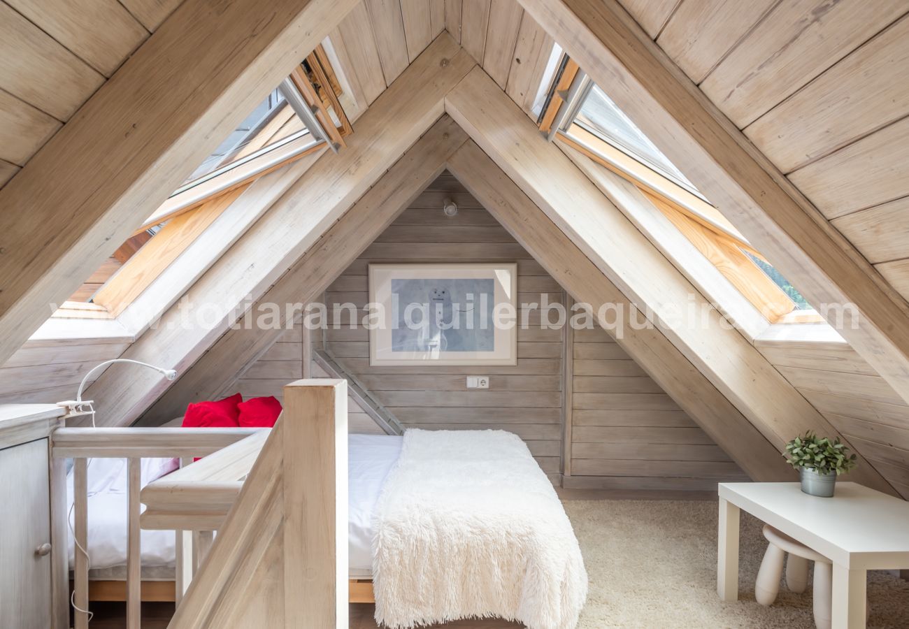 Apartment in Baqueira - Cigalera by Totiaran
