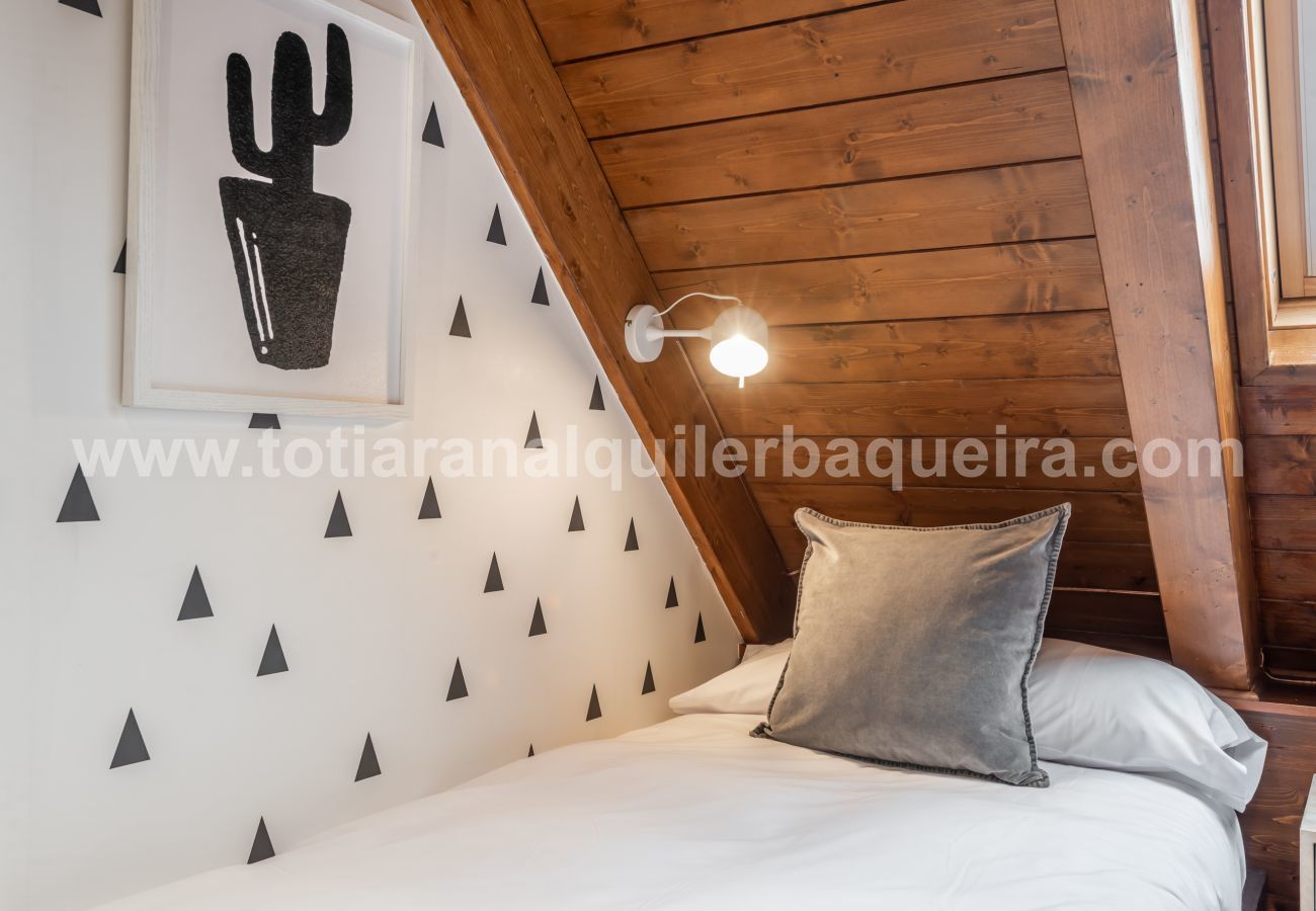 Apartment in Baqueira - Cigalera by Totiaran