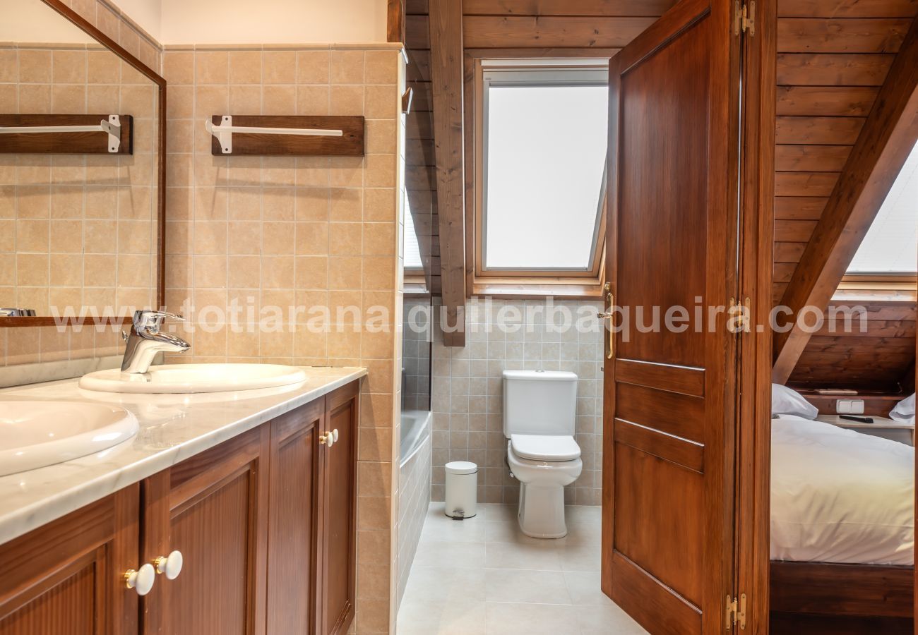 Apartment in Baqueira - Cigalera by Totiaran