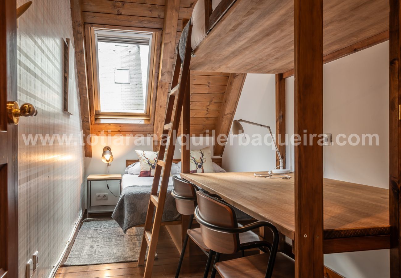 Apartment in Baqueira - Cigalera by Totiaran