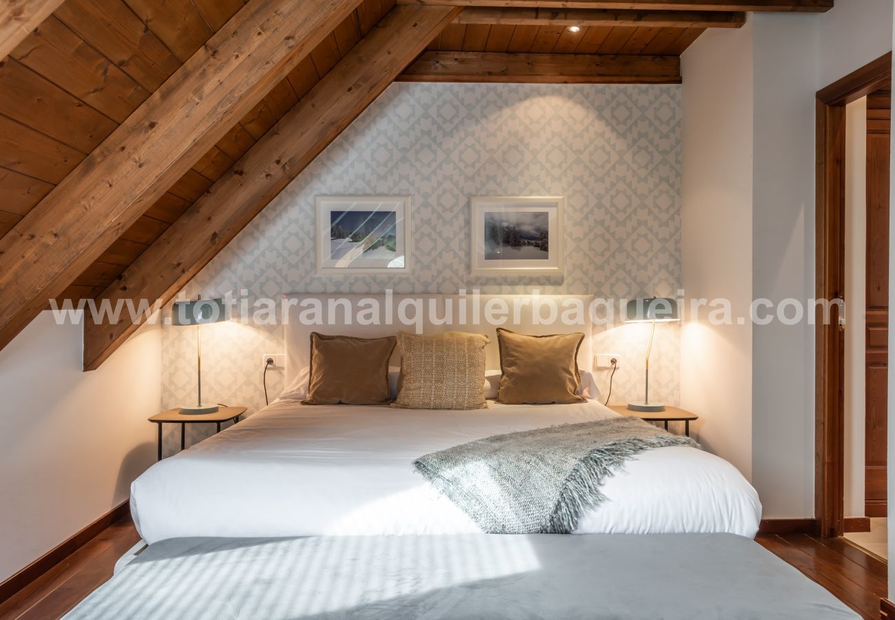 Apartment in Baqueira - Cigalera by Totiaran