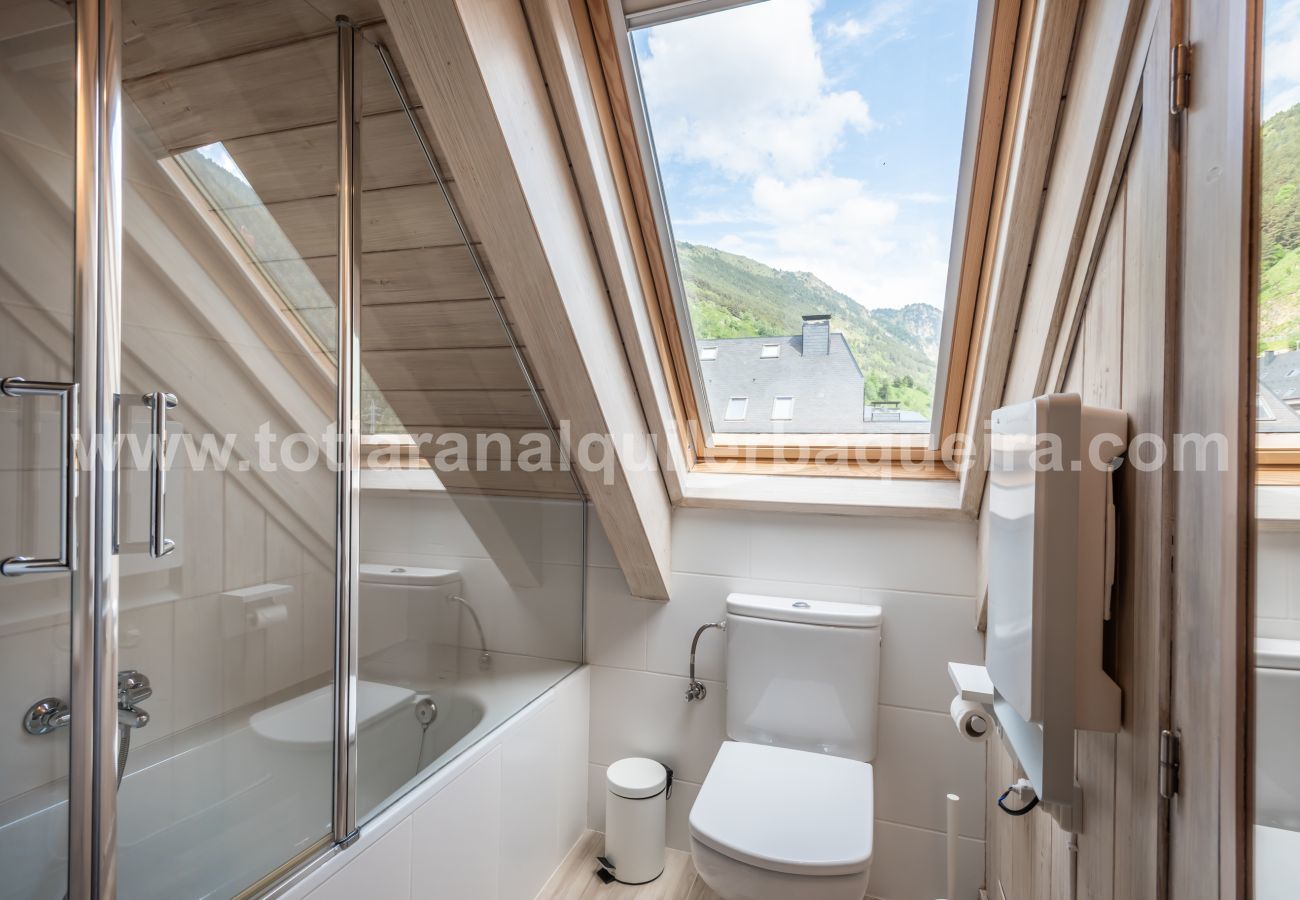 Apartment in Baqueira - Cigalera by Totiaran