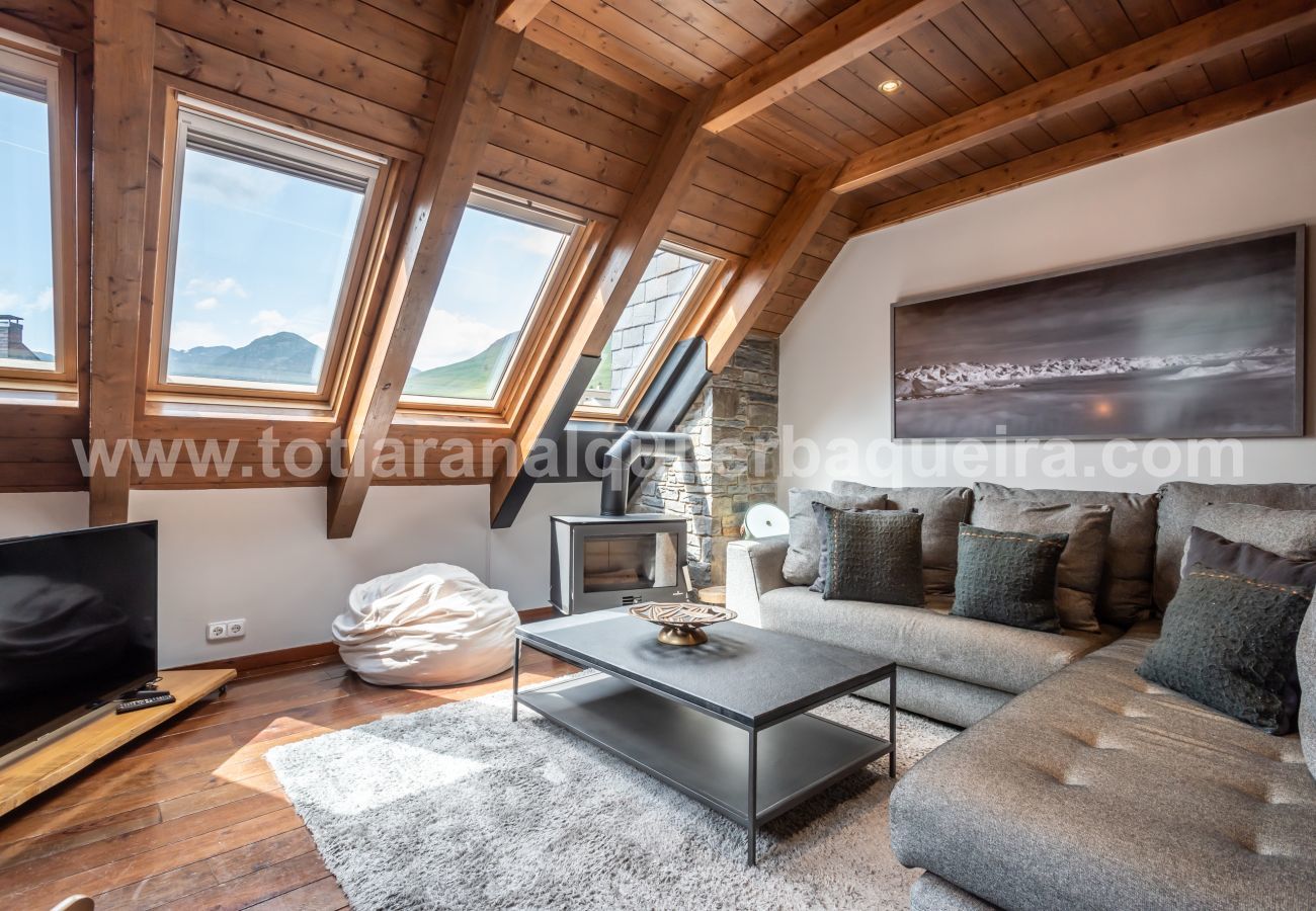 Apartment in Baqueira - Cigalera by Totiaran