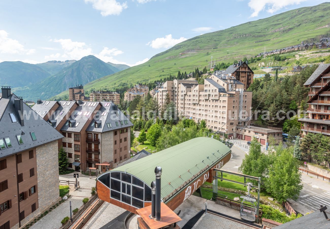 Apartment in Baqueira - Cigalera by Totiaran