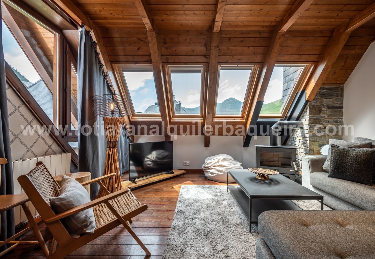 Apartment in Baqueira - Cigalera by Totiaran