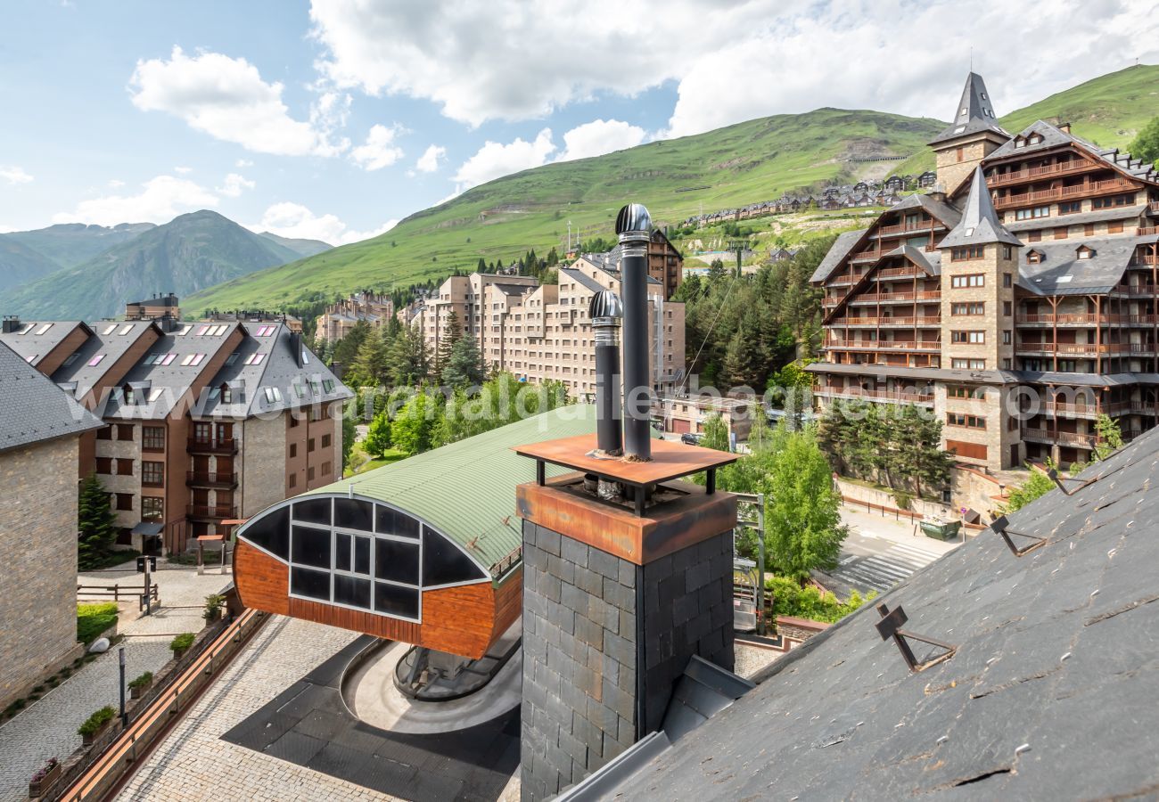 Apartment in Baqueira - Cigalera by Totiaran