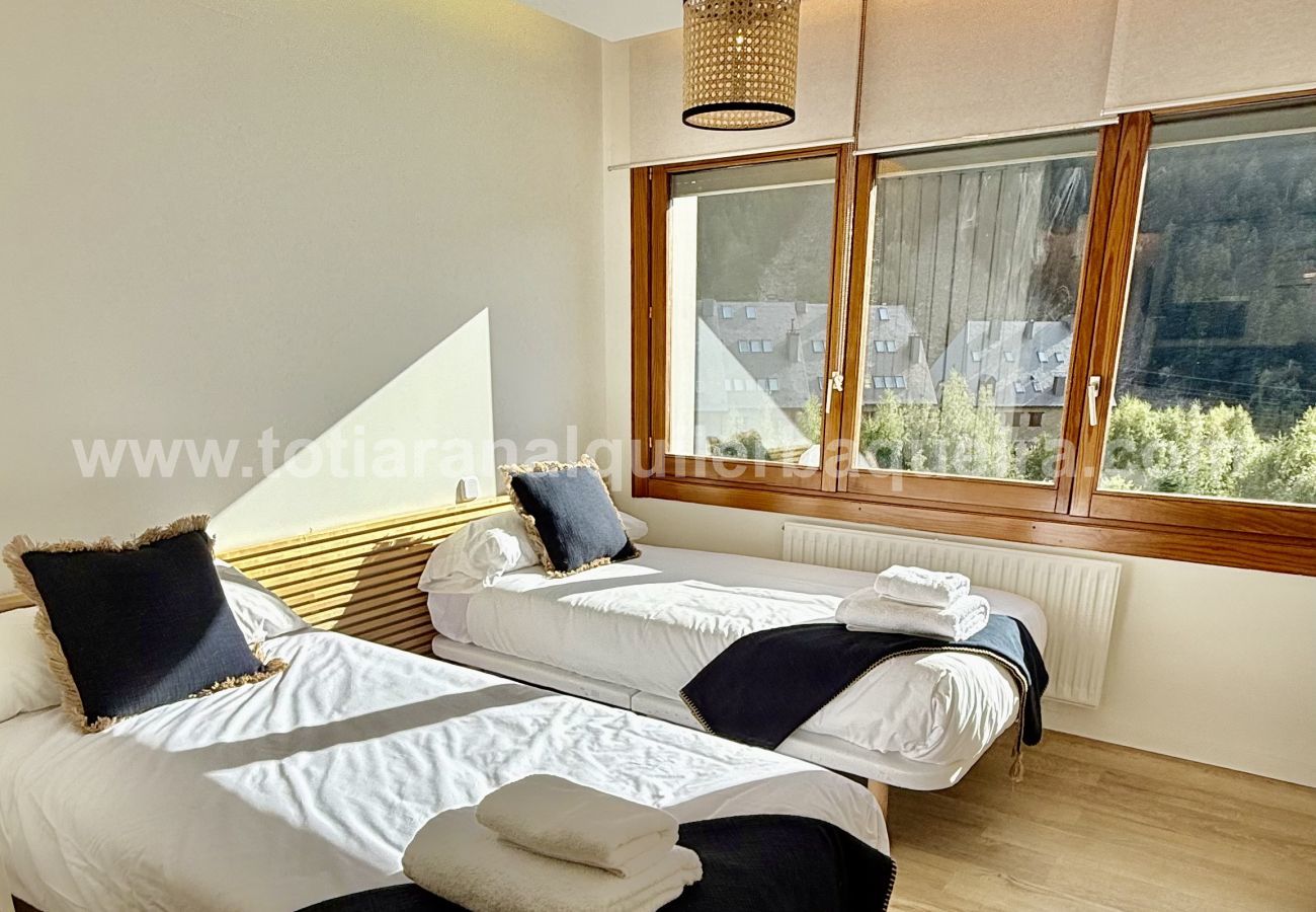 Apartment in Baqueira - Salana by Totiaran
