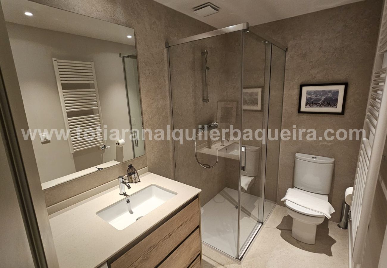 Apartment in Baqueira - Clot der Os by Totiaran