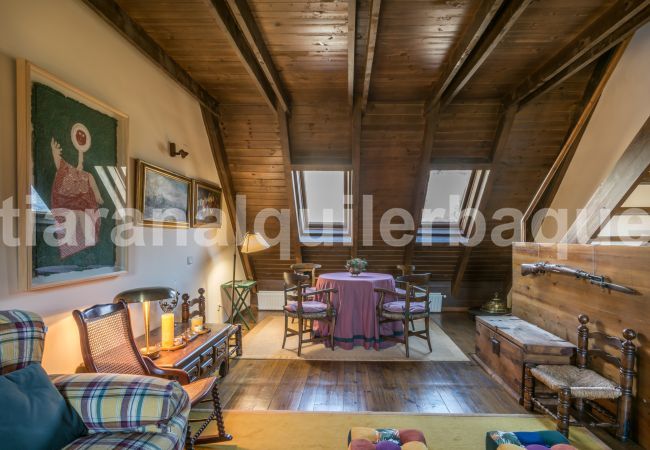 Salle à manger Casa Armeros Totiaran, maison à Salardú, Baqueira, Val d’Aran 