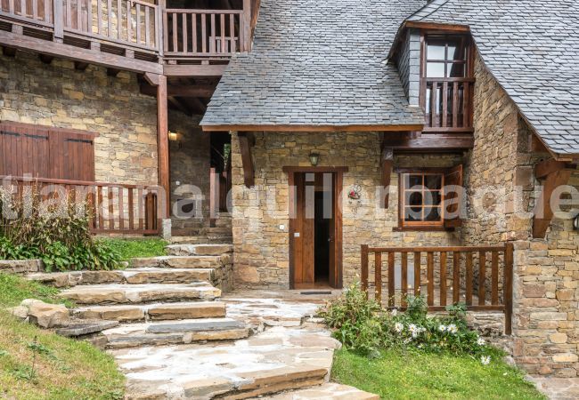 Maison à Naut Aran - Casa Guineu by Totiaran Maison à Naut Aran - Casa Guineu by Totiaran