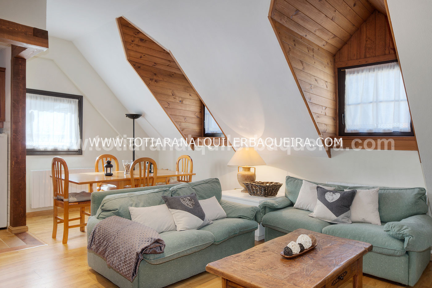 Salon Toran  Totiaran, appartement à Pleta de Tanau, Baqueira