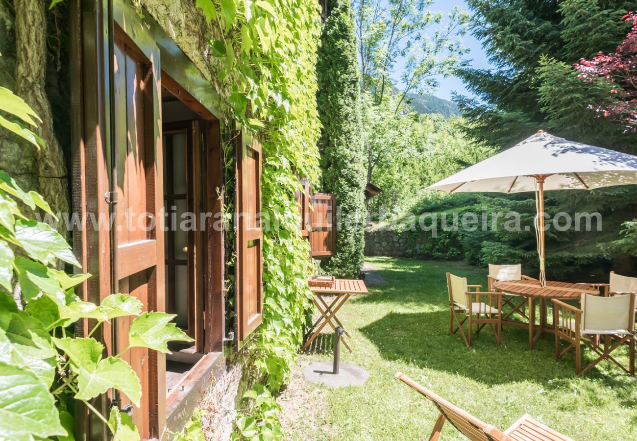 Magnifique jardin de la Casa Es Pletieus by Totiaran, à Arties, Val de Arán