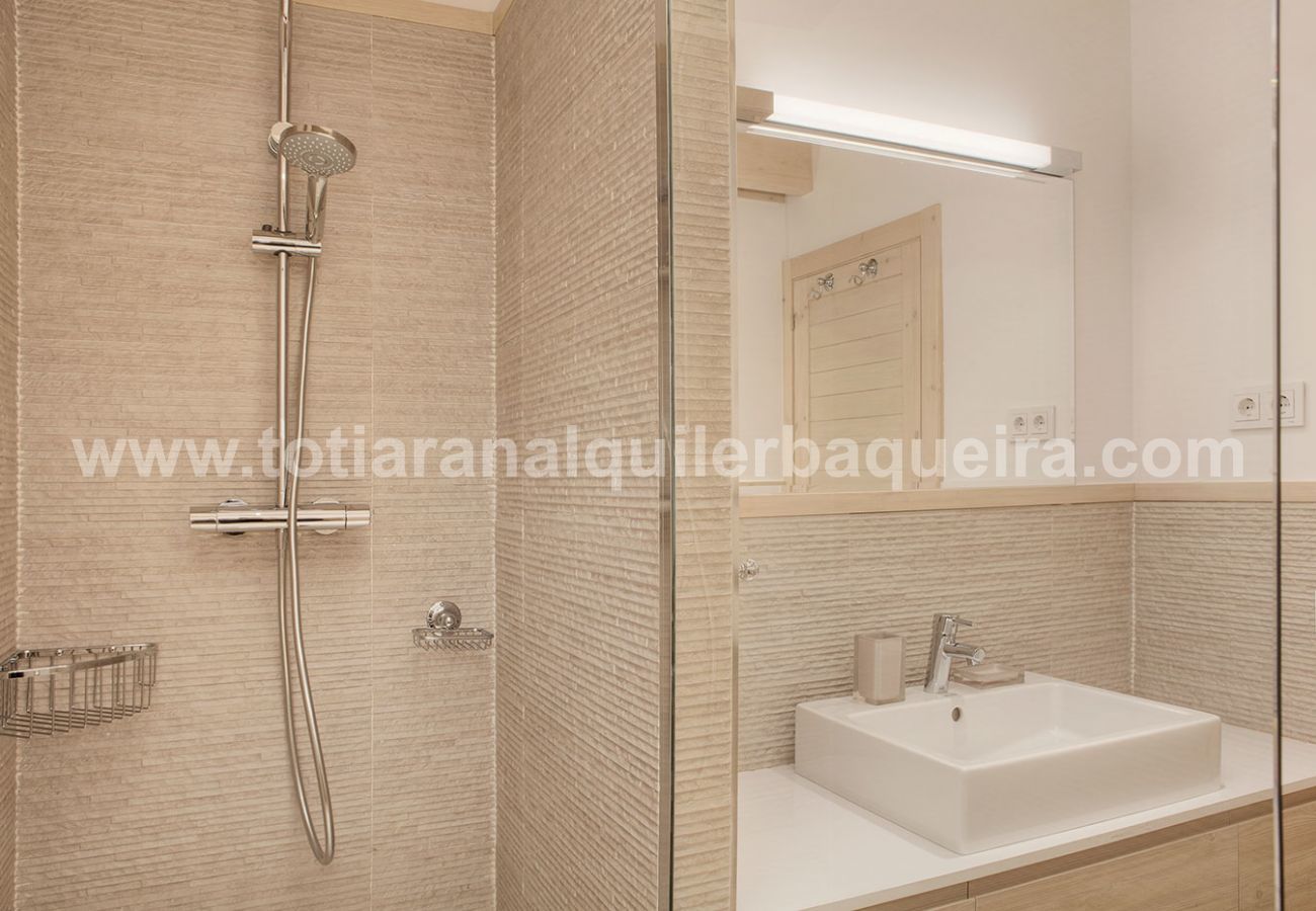 Maison à Baqueira - XP_ Casa Hereisho by Totiaran