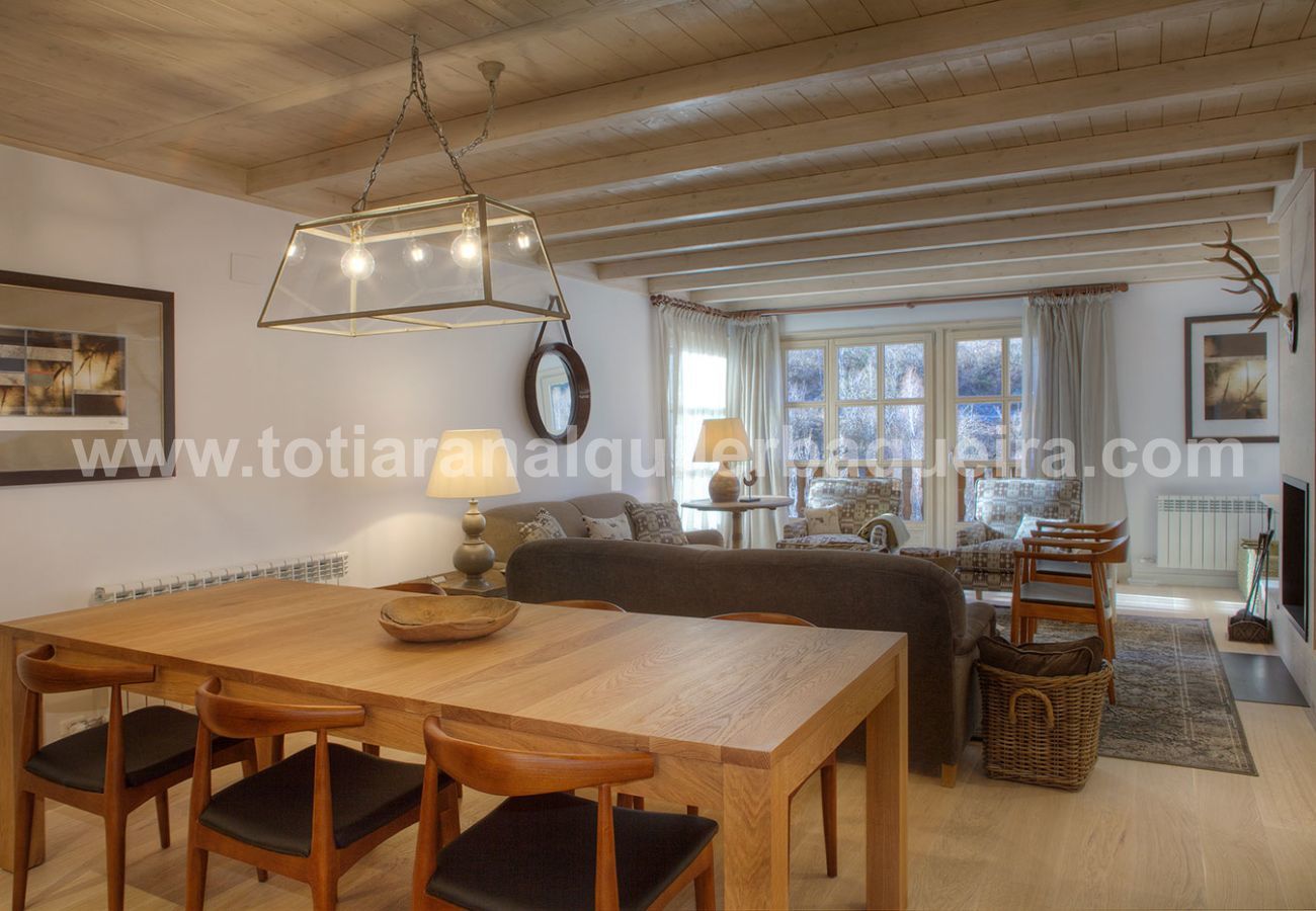 Maison à Baqueira - XP_ Casa Hereisho by Totiaran