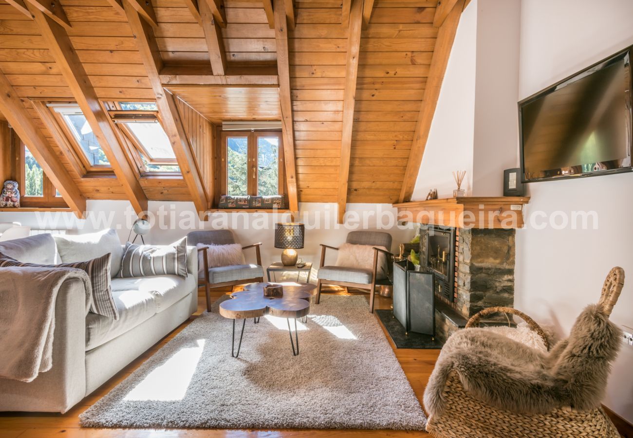 Salon Liat Totiaran, appartement à Arties, Val d’Aran