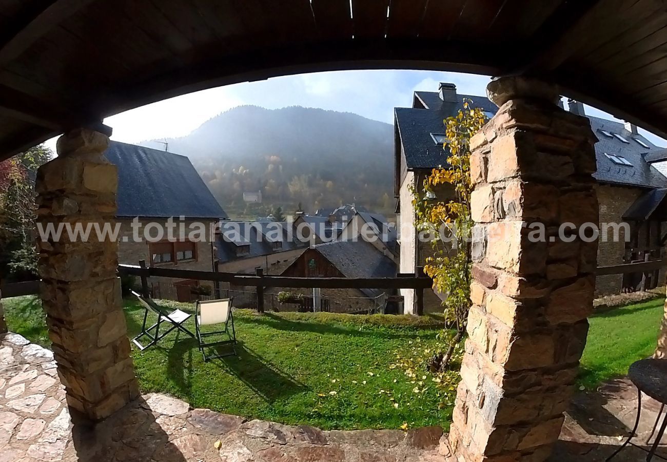 Aiguamoix by Totiaran terrasse spectaculaire, appartement pour 8 personnes à Tredós, Val de Arán