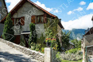 traditional house in unha